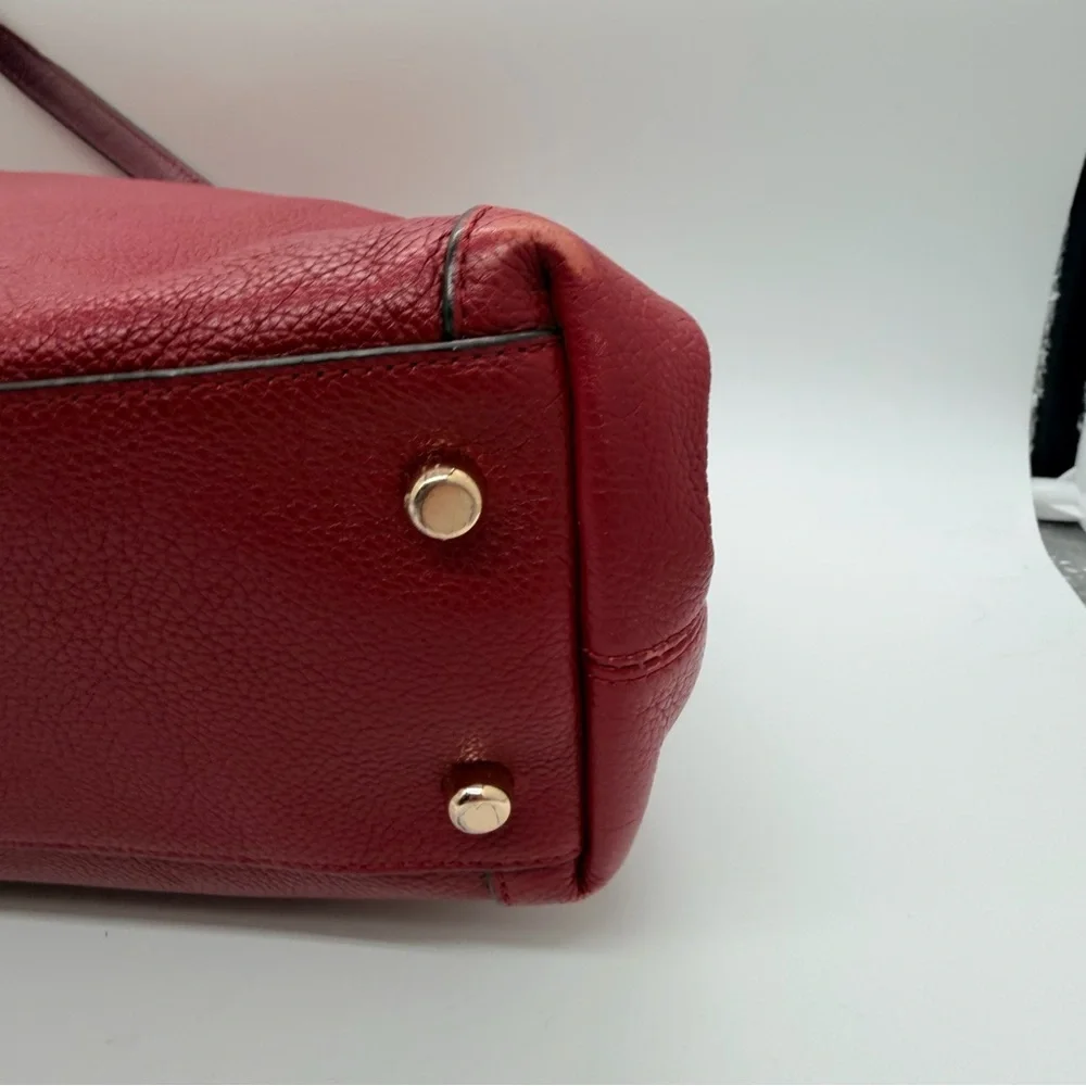 Coach Burgundy pebble Leather Hobo shoulder bag 10x12 gold‎ tone hardware.